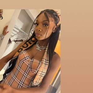 Meet your Posher, Love